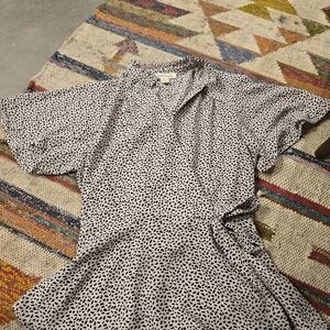 Monteau Black and White Patterned Top